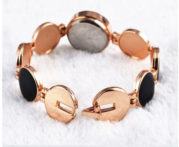 Chic Quartz Bracelet Watch