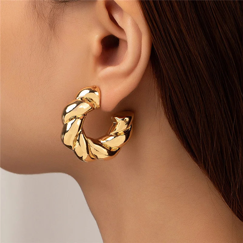 Chic Twist Gold Hoop Earrings