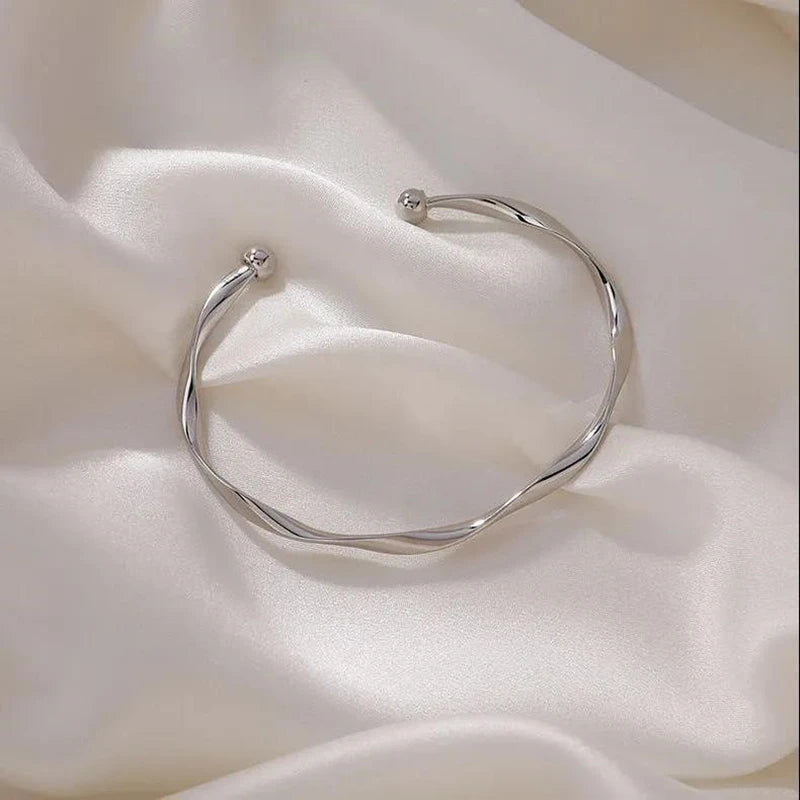 Mobius Smooth Cuff Bracelet