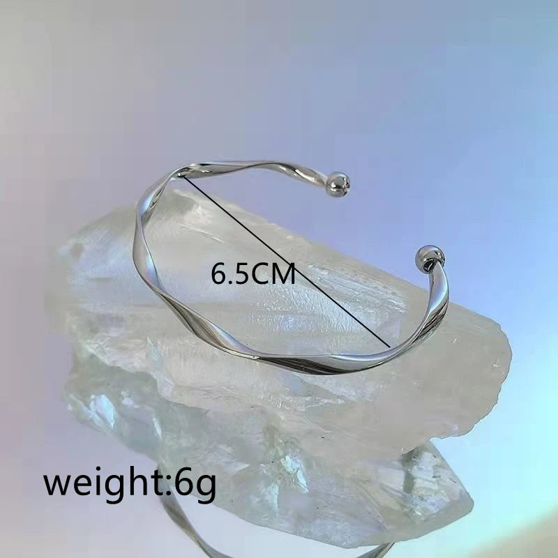 Mobius Smooth Cuff Bracelet
