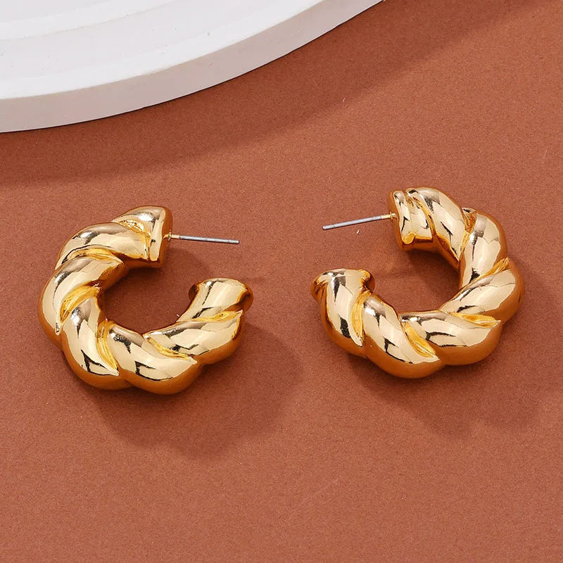 Chic Twist Gold Hoop Earrings