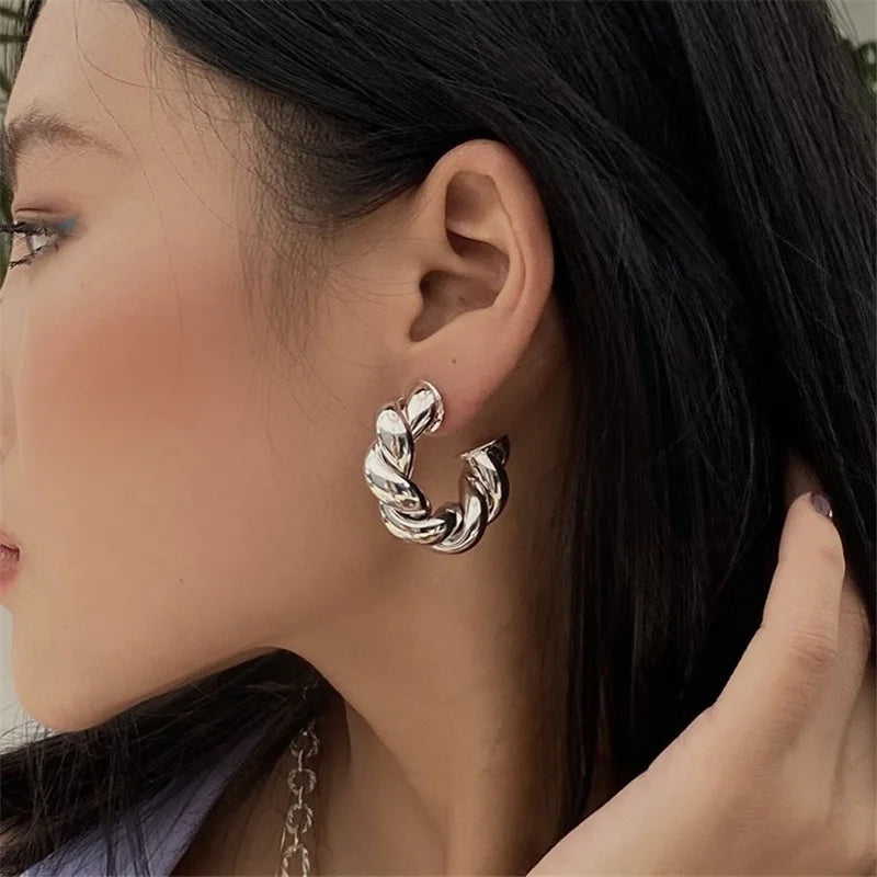 Chic Twist Gold Hoop Earrings