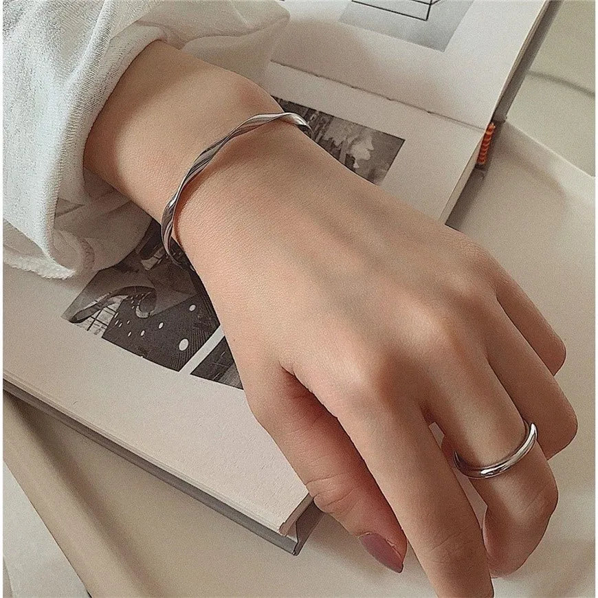 Mobius Smooth Cuff Bracelet