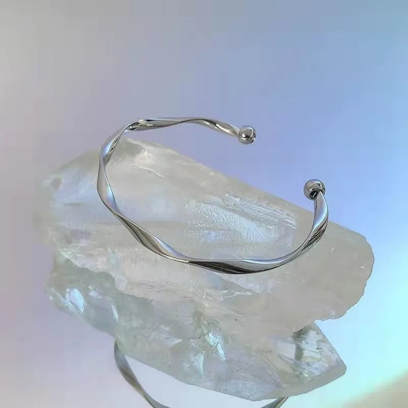 Mobius Smooth Cuff Bracelet