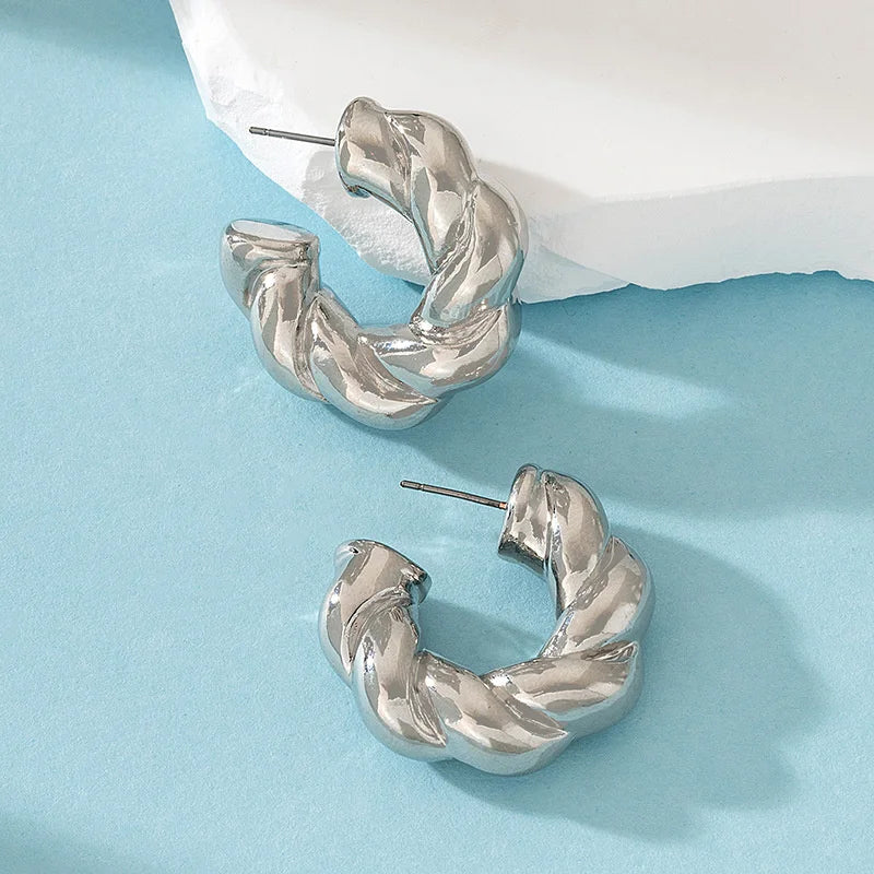 Chic Twist Gold Hoop Earrings